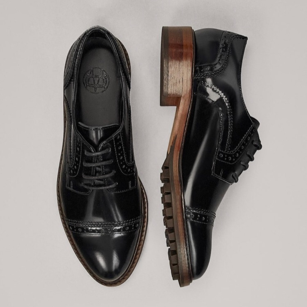 Massimo Dutti Lace-Up Shoes With Broguing